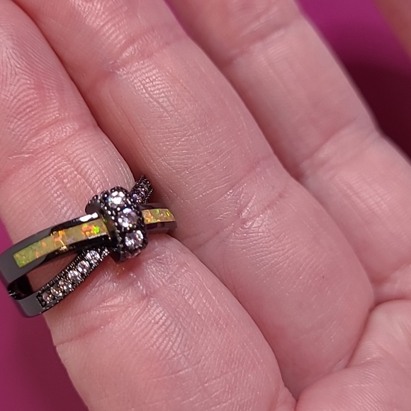 faux yellow opal ring - Picture 6 of 7